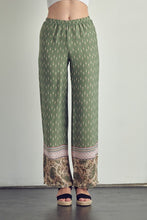 Load image into Gallery viewer, Elastic waist palazzo pants in ethnic print
